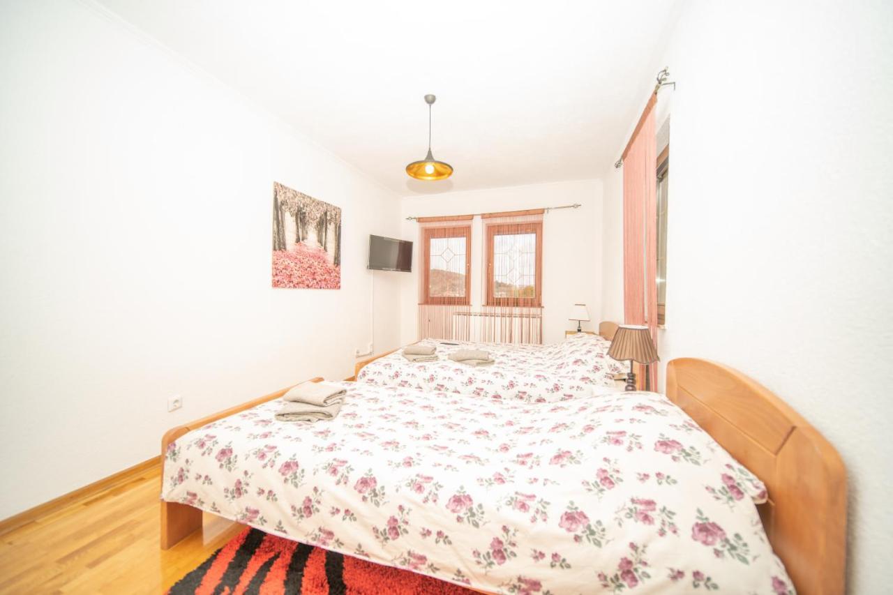 The View Apartment Visoko Bagian luar foto