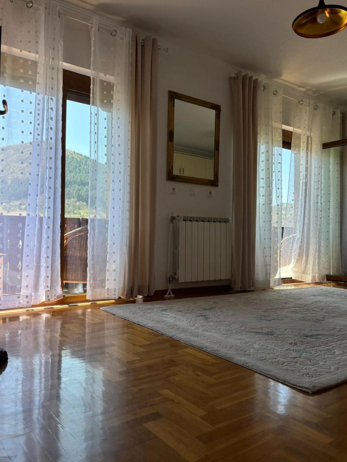 The View Apartment Visoko Bagian luar foto